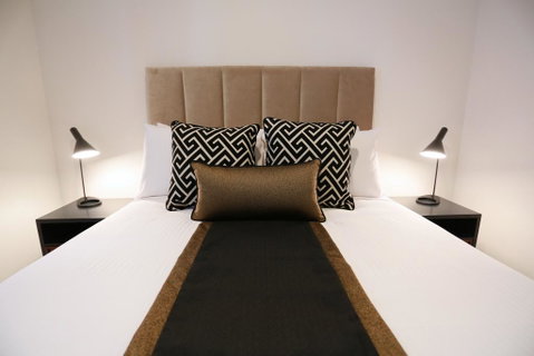 Alex Perry Hotel & Apartments - Foster Accommodation 0