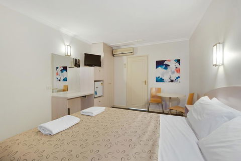 Alexander Motor Inn And Apartments - Foster Accommodation 3
