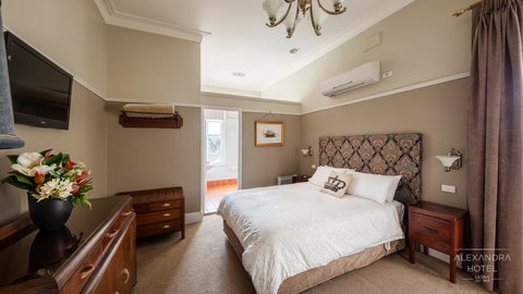 Alexandra Hotel - Foster Accommodation 2