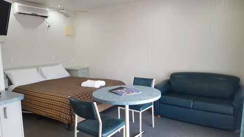 Alexandra Tourist Park - Foster Accommodation 1
