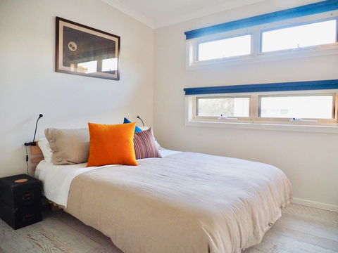 Alice's Palace, 2-minute Walk To Lifeguard Patrolled Surf Beach - Foster Accommodation 3