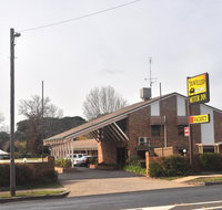 All Travellers Motor Inn - Foster Accommodation