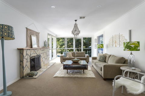 ALLAMBEA - MOUNT ELIZA - Foster Accommodation 2