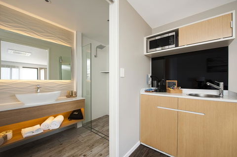 Allure On Ocean Motel - Foster Accommodation 1