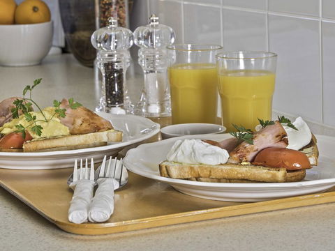 Almare Tourist Motel - Foster Accommodation 0