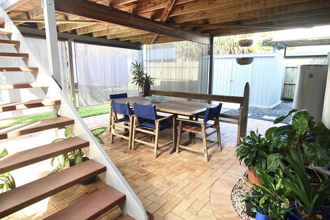 Aloha Alex Beach House Pet-friendly- 450m To The Beach - Foster Accommodation 1