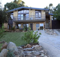 Alpine Apartment - Great location with views of Lake Jindabyne - Foster Accommodation