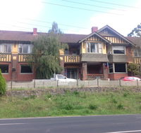 Alpine Retreat Hotel - Foster Accommodation