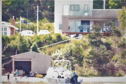 Amazing Ansons Bay Absolute Waterfront Beach House - Foster Accommodation 3