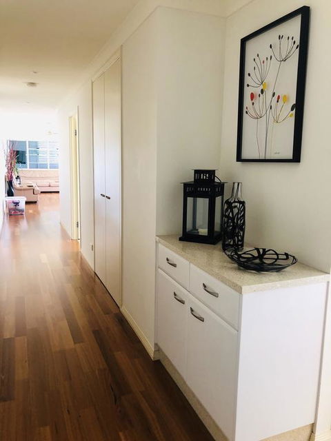 Amazing Apartment Ocean Views And Hot Tub On Balcony - Coolangatta - Foster Accommodation 3