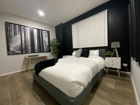 Amazing New Apartment Penrith, Prime Location - Foster Accommodation 1