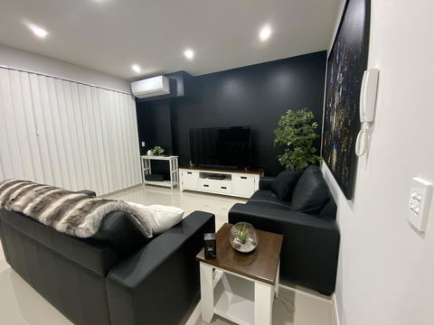 Amazing New Apartment Penrith, Prime Location - Foster Accommodation 2