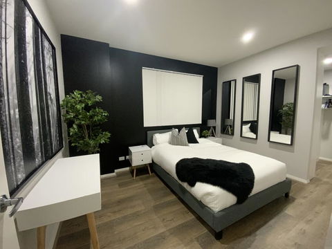 Amazing New Apartment Penrith, Prime Location - Foster Accommodation 0