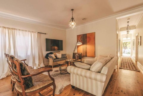 Ambrose On Byng - Central Location W/ 2 Bathroom - Foster Accommodation 0