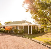 Among the Vines - Foster Accommodation
