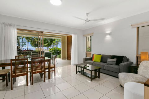 Amphora Resort Luxury Private Apts - Foster Accommodation 3