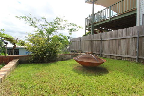 Amzaz, 15 Korogora Street - Foster Accommodation 3