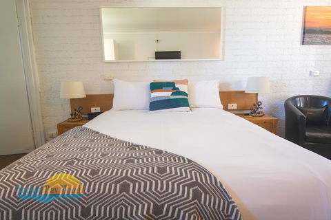 Anchor Bay Motel - Foster Accommodation 1