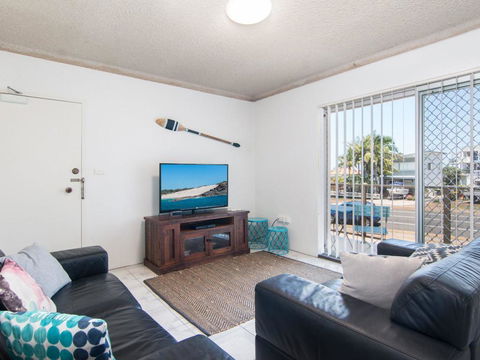 Anchorage 2, With Water Views - Foster Accommodation 2