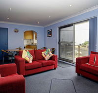 Anchorage 7 Beautifully Renovated Close to Rockpool - Foster Accommodation
