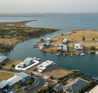 Anchored - Access to the Gippsland Lakes - Foster Accommodation