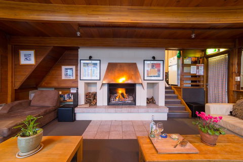 Aneeki Ski Lodge - Foster Accommodation 0