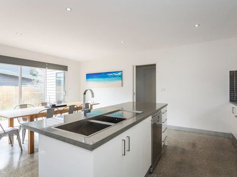 ANGLE BY THE SEA - Anglesea - Foster Accommodation 1