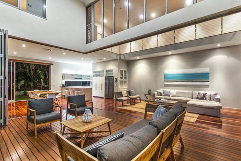 Angourie Beach House @ Corporate Boardies - Foster Accommodation 2