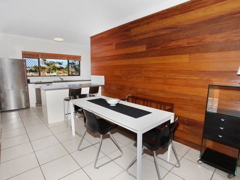 Anjuna 2 - 2 BDRM Budget Stay On Canal - Foster Accommodation 2