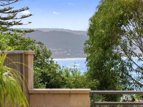 APARTMENT 23 PACIFIC APARTMENTS - Sit On The Deck And Soak In The View - Foster Accommodation 0