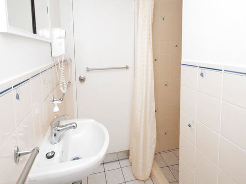 Apartment 3 - Providence - Foster Accommodation 1