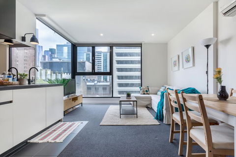 Apartment On BOURKE St - HEART Of Melbourne CBD. - Foster Accommodation 0