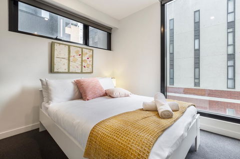 Apartment On BOURKE St - HEART Of Melbourne CBD. - Foster Accommodation 2