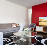 Apartment with Balcony and Parking near Racecourse - Foster Accommodation