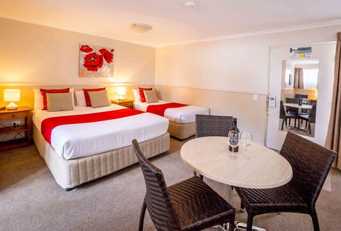 Apple & Grape Motel - Foster Accommodation 0