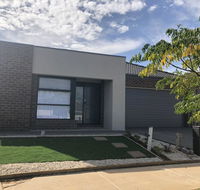 Apple House Tarneit North - Foster Accommodation
