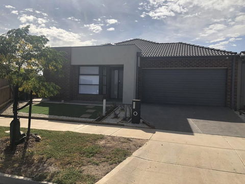 Apple House Tarneit North - Foster Accommodation 1