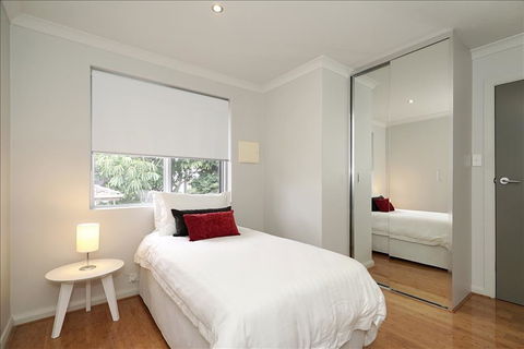 Applecross Riverside Apt - Foster Accommodation 0