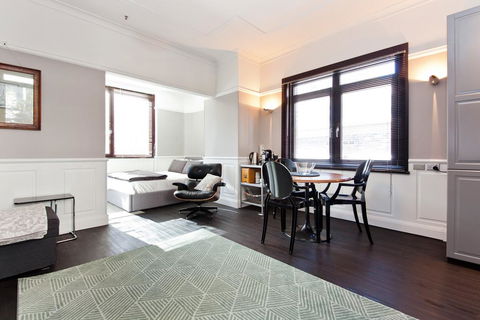 Apt - Art Deco Studio B - Foster Accommodation 0