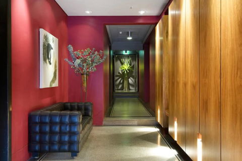 Apt - Art Deco Studio B - Foster Accommodation 3