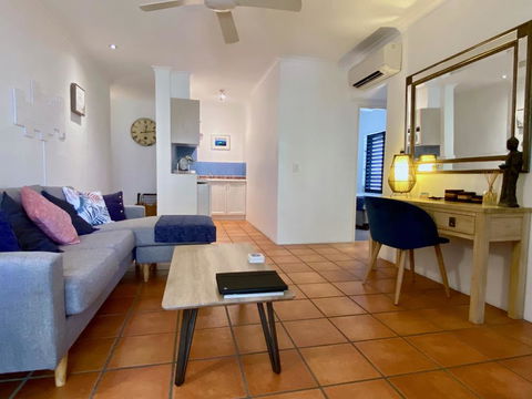 Apt 58 At The Reef Club Resort - Tranquil, Walk To Beach And Village - Foster Accommodation 3