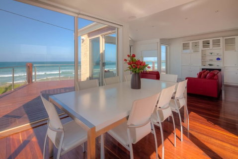 Aqua Luna - Foster Accommodation 2