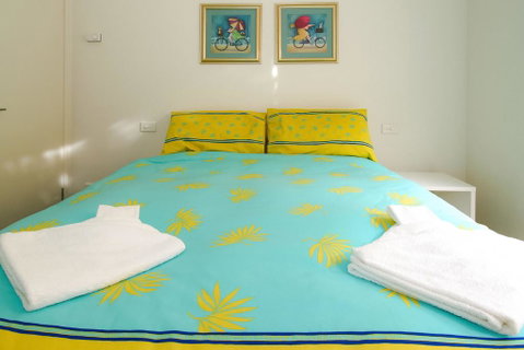 Aqua Luna - Foster Accommodation 1