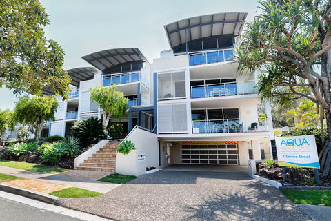 Aqua Promenade Beachfront Holiday Apartments - Foster Accommodation 0