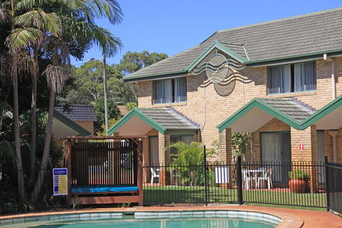 Aqua Villa Holiday Apartments - Foster Accommodation 0
