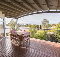 Aqua Vista - a stroll to Paynesville forshore - Foster Accommodation
