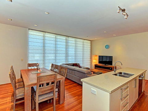 Aqua Viva 2 - Foster Accommodation 1