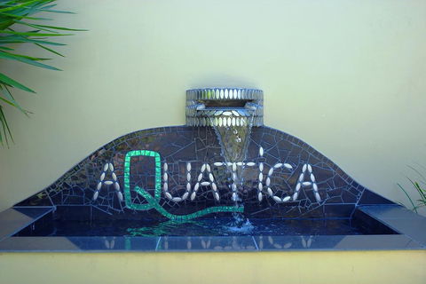 Aquatica - Luxe Holiday Home - Foster Accommodation 2
