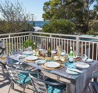 Araluen on Holden - great deck with ocean views - Foster Accommodation