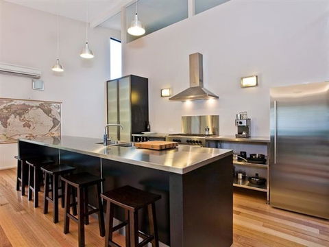 Architecturally Designed Beach House - Foster Accommodation 1